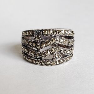 Elegant Silver Women's Ring